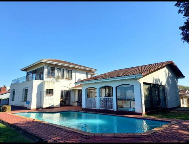 9 BEDROOM HOUSE FOR SALE IN SHELLY BEACH